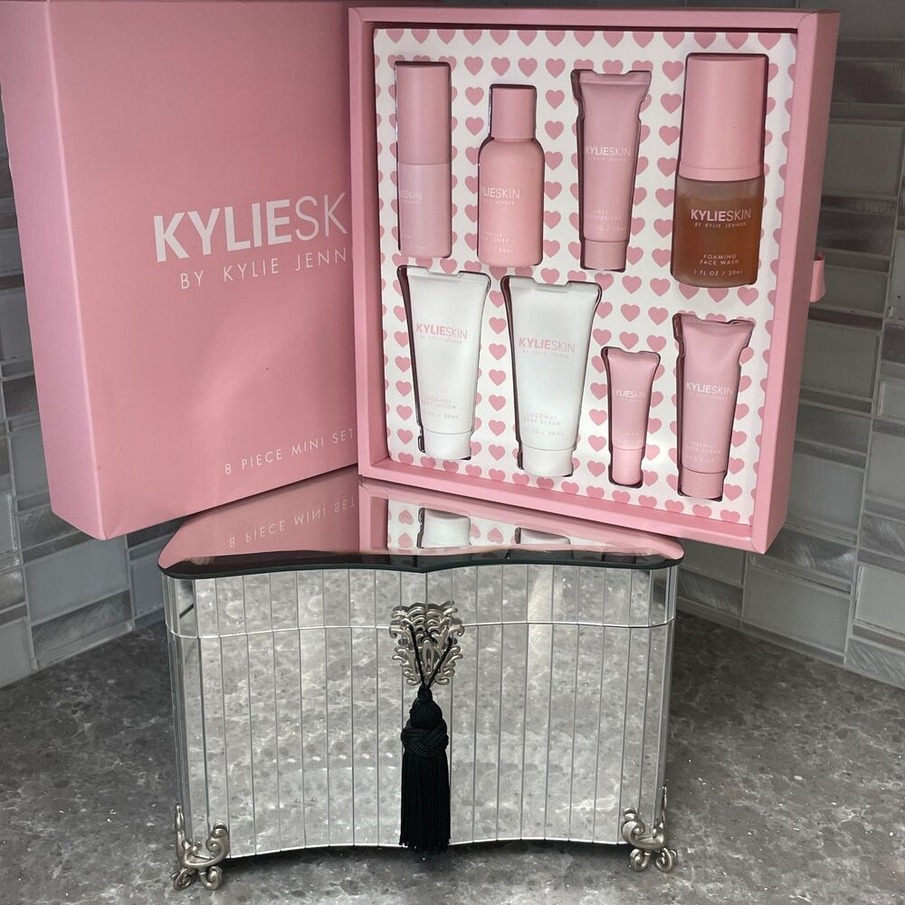 KYLIE JENNER SKIN 8 PC MINI TRAVEL SET, IN HAND SOLD-OUT Limited Edition
